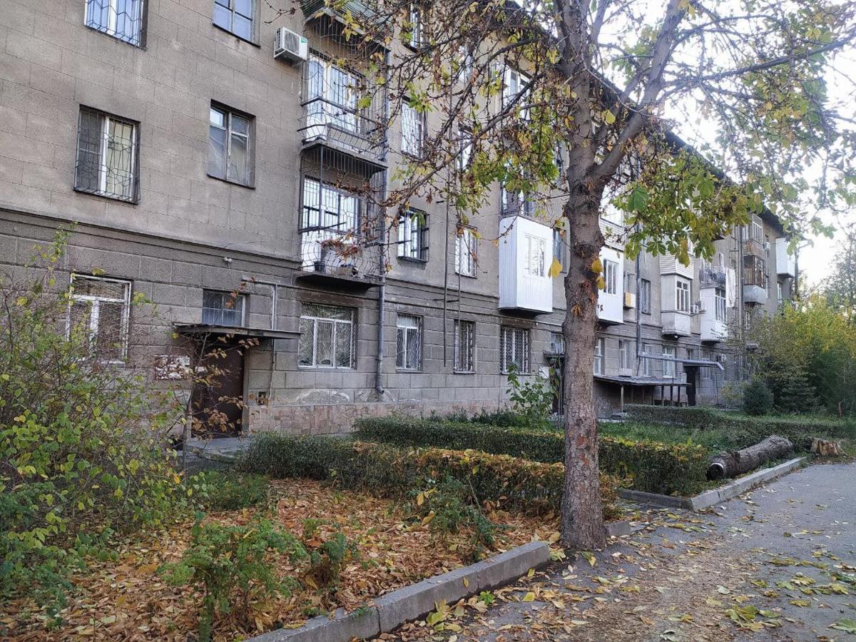 Aura On Erkindik Boulevard Bishkek Bagian luar foto